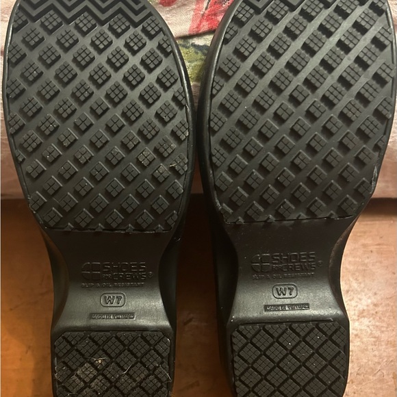 Clogs - Picture 4 of 4